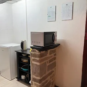 Newly Renovated Studio Redon